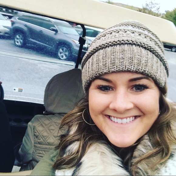 Meet your Posher, Mandy - Picture 5 of 5